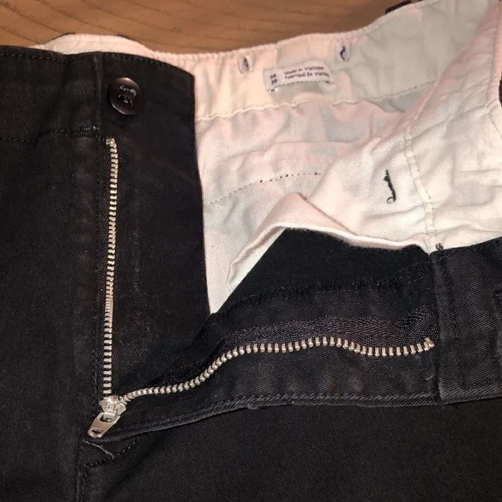 Urban Outfitters’ Cotton Straight Leg Flat Front Khakis 30” Waist 29 1/2” inseam
